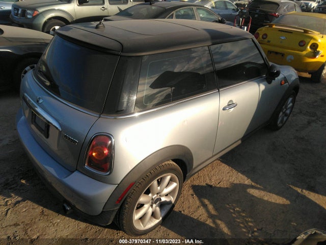 2007 MINI COOPER WMWMF33517TU60752 Photo 3