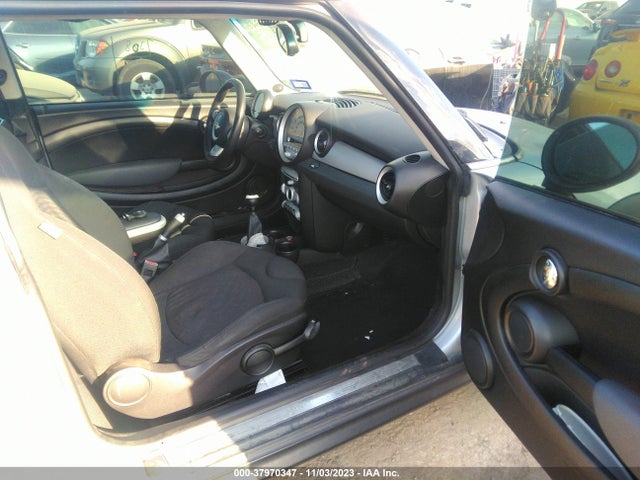 2007 MINI COOPER WMWMF33517TU60752 Photo 4