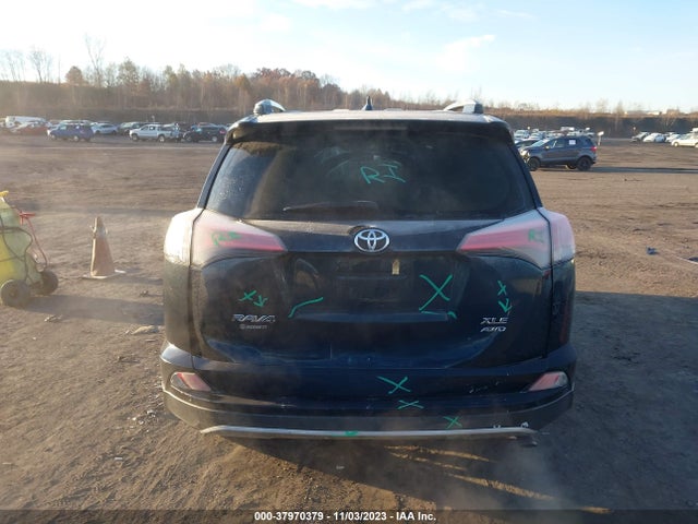 2018 TOYOTA RAV4 XLE/ADVENTURE VIN: 2T3RFREV6JW815458