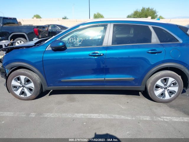 KNDCB3LC3N5515776 KIA NIRO LX