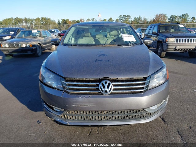 1VWAS7A33FC121805 Volkswagen Passat 1.8t Limited Edition