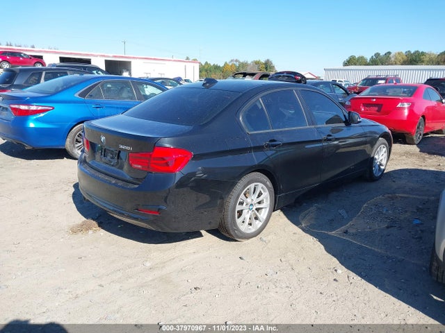 BMW 320i 2018 WBA8A9C57JAH13727 Image 4