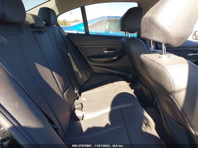 BMW 320i 2018 WBA8A9C57JAH13727 Image 8