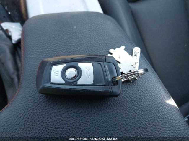 WBA3B1C56FP830967 BMW 320i
