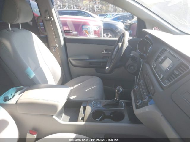 KNDMB5C11F6021586 KIA SEDONA LX