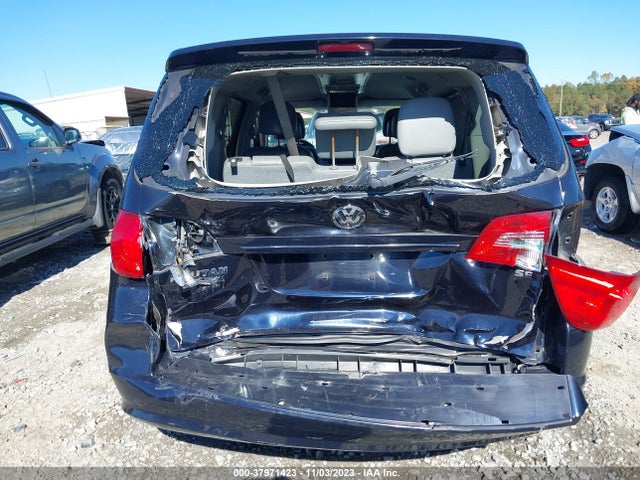 2011 VOLKSWAGEN ROUTAN SE VIN: 2V4RW3DG6BR668463