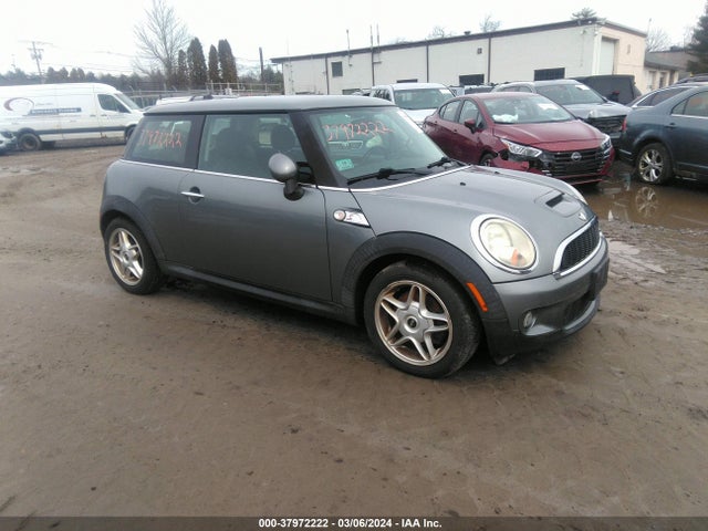 2007 MINI COOPER S WMWMF735X7TL86755 Photo 0