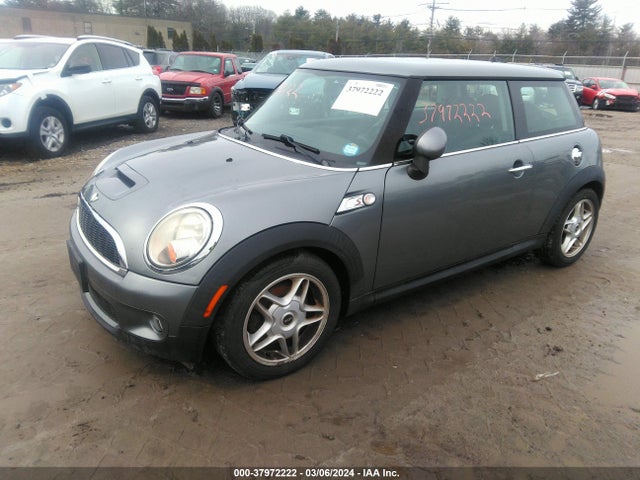 2007 MINI COOPER S WMWMF735X7TL86755 Photo 1