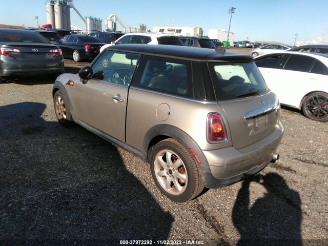 2009 MINI COOPER WMWMF33549TW76209 Photo 2