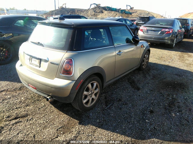 2009 MINI COOPER WMWMF33549TW76209 Photo 3