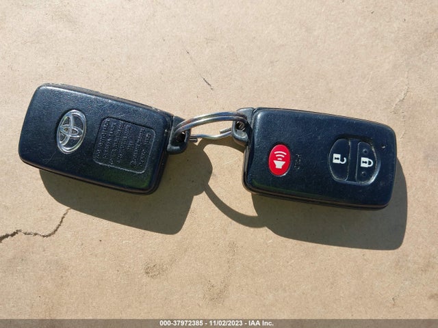 Toyota Prius Three 2014 JTDKN3DU7E0369745 Image 11