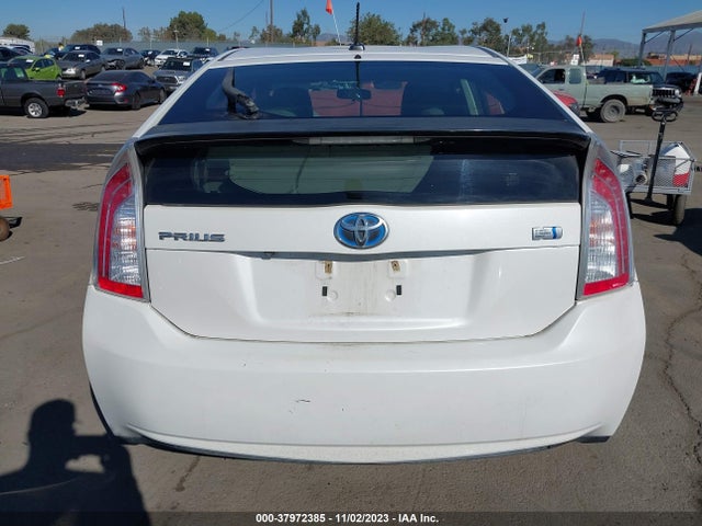 Toyota Prius Three 2014 JTDKN3DU7E0369745 Image 16