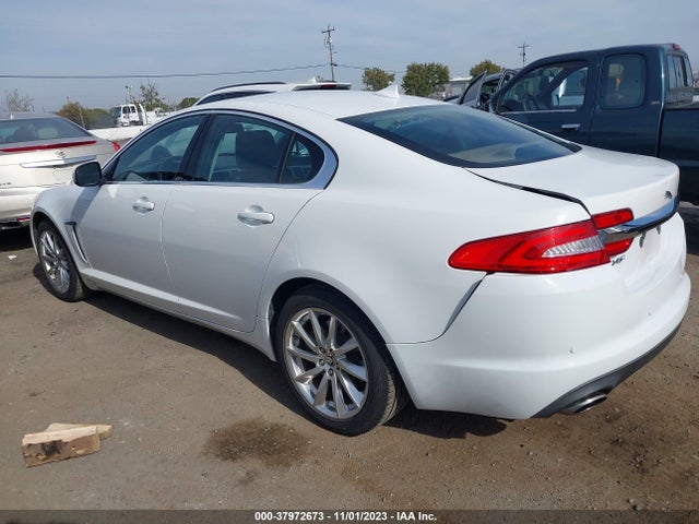2013 JAGUAR XF SAJWA0ES4DPS67321 Photo 2