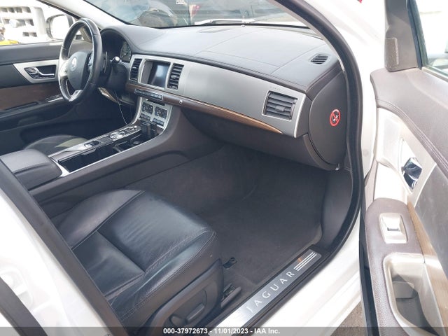 2013 JAGUAR XF SAJWA0ES4DPS67321 Photo 4