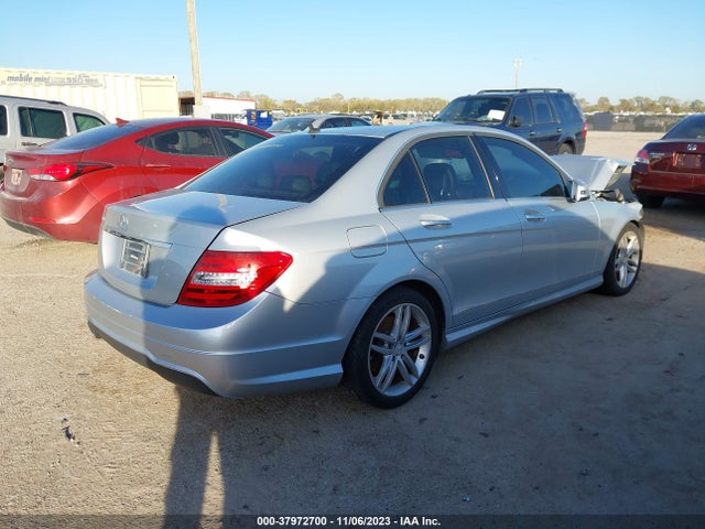 2014 MERCEDES-BENZ C 250 SPORT/LUXURY VIN: WDDGF4HB4ER320232