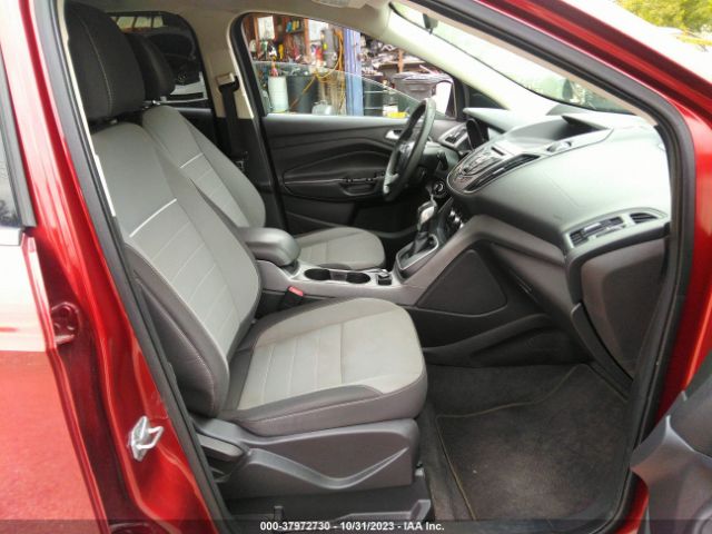 1FMCU0GX7EUA76556 Ford ESCAPE SE