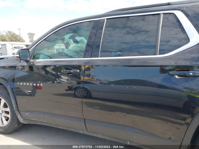 1GNERGKW1KJ229541 Chevrolet Traverse Lt Cloth