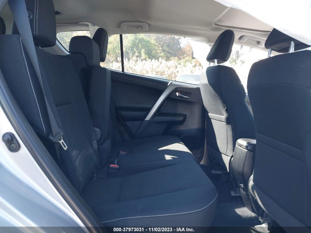 Toyota Rav4 Xle 2017 2T3WFREV1HW401887 Image 8