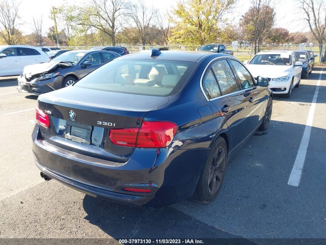 BMW 330i Xdrive 2017 WBA8D9G59HNT91299 Image 4