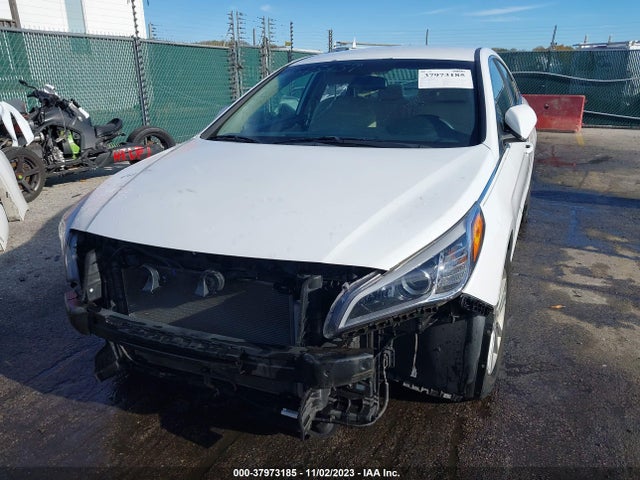 Hyundai Sonata 2.4l Se 2015 5NPE24AF2FH026525 Image 13