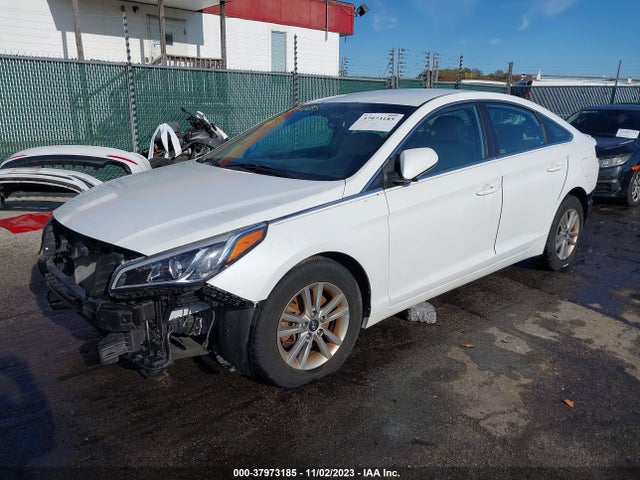 2015 HYUNDAI SONATA 2.4L SE VIN: 5NPE24AF2FH026525