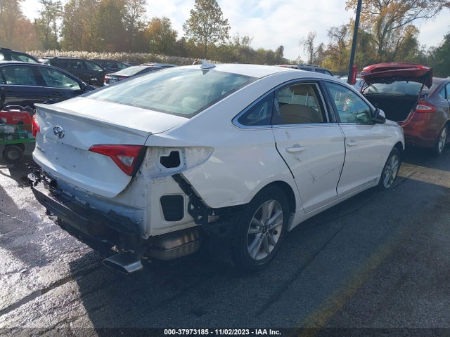 2015 HYUNDAI SONATA 2.4L SE VIN: 5NPE24AF2FH026525
