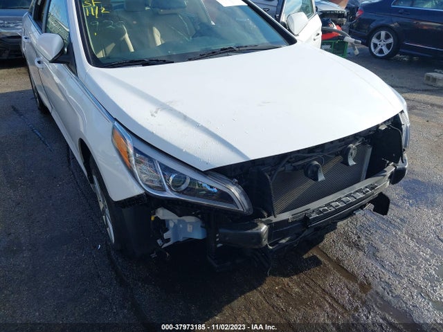 2015 HYUNDAI SONATA 2.4L SE VIN: 5NPE24AF2FH026525
