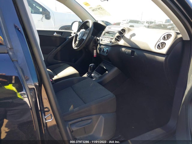 2012 VOLKSWAGEN TIGUAN S VIN: WVGAV7AX5CW527040