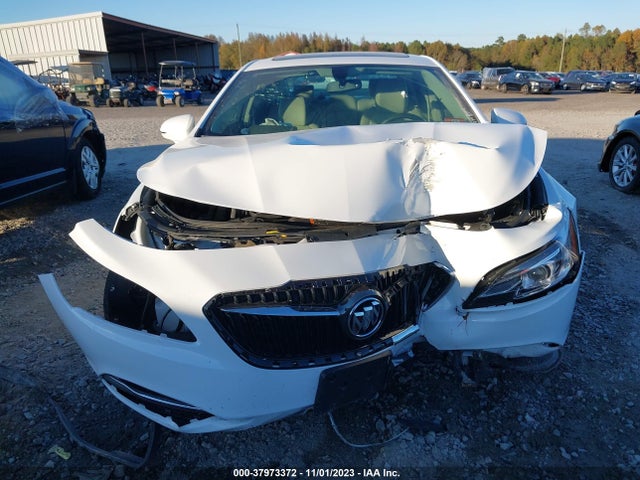 1G4ZP5SS5HU142133 Buick Lacrosse Essence