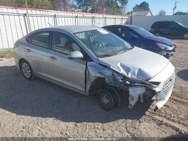 2021 3KPC24A61ME138936 main image