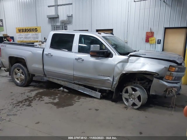 2016 1GC1KWE82GF116551 main image
