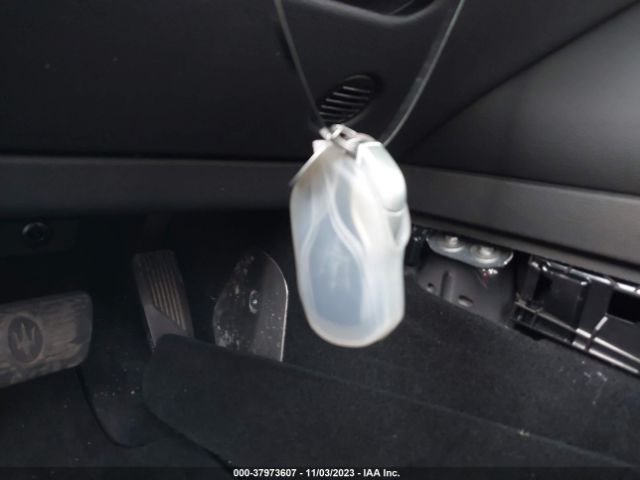 2022 MASERATI LEVANTE ZN661XUA9NX406696 Photo 10