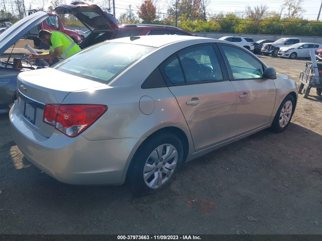 Chevrolet Cruze Ls Auto 2014 1G1PA5SHXE7196628 Image 4