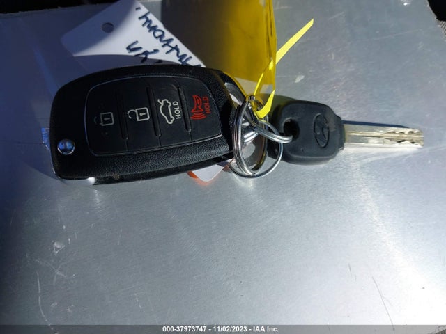 2015 HYUNDAI SONATA SE VIN: 5NPE24AF6FH228607