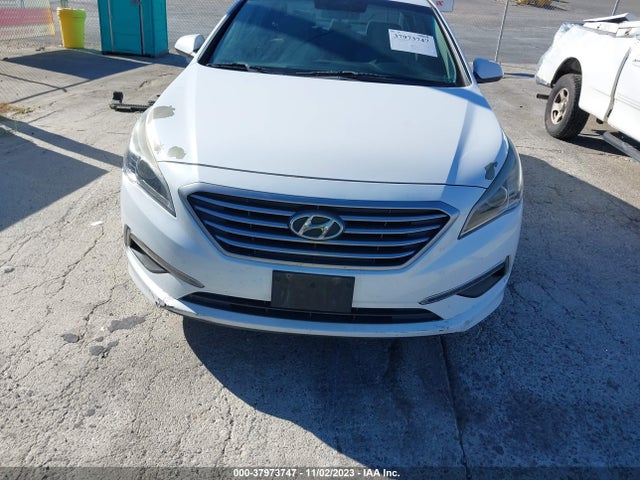 2015 HYUNDAI SONATA SE VIN: 5NPE24AF6FH228607