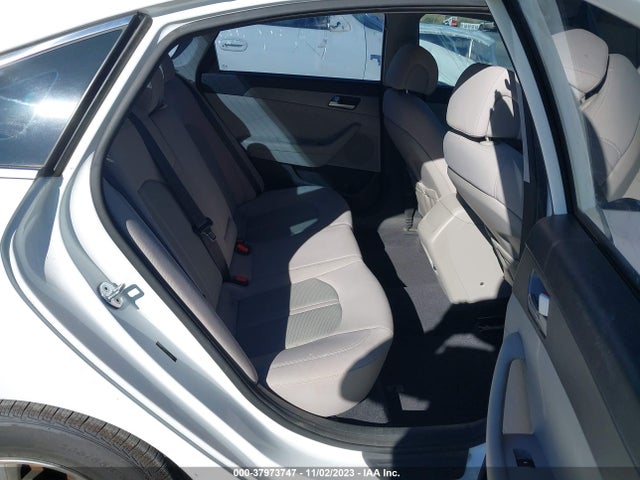 2015 HYUNDAI SONATA SE VIN: 5NPE24AF6FH228607
