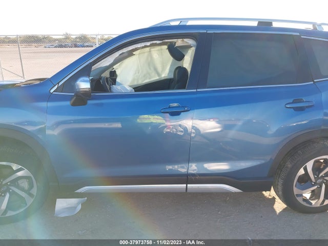 2022 SUBARU FORESTER TOURING VIN: JF2SKARC3NH439080