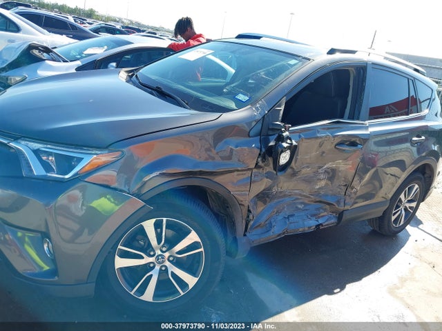 2016 TOYOTA RAV4 XLE VIN: JTMWFREV8GJ068990