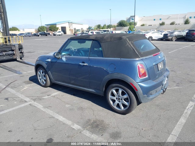 2010 MINI COOPER CONVERTIBLE WMWMS3C59ATY08817 Photo 2