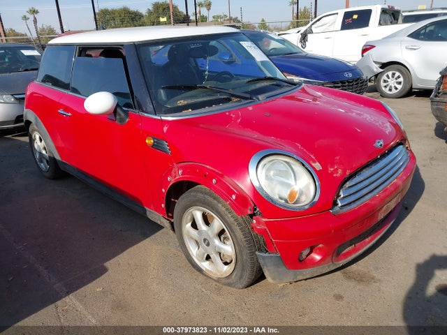 2010 MINI COOPER WMWMF3C59ATZ26919 Photo 0