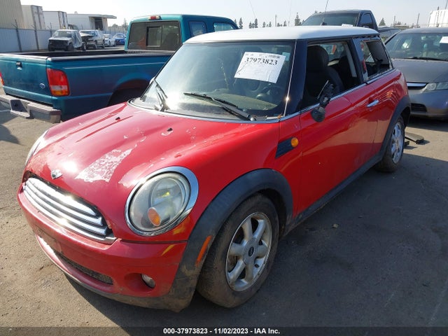 2010 MINI COOPER WMWMF3C59ATZ26919 Photo 1