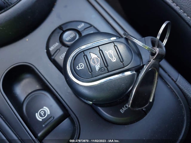 2018 MINI COUNTRYMAN WMZYV5C3XJ3E04899 Photo 10