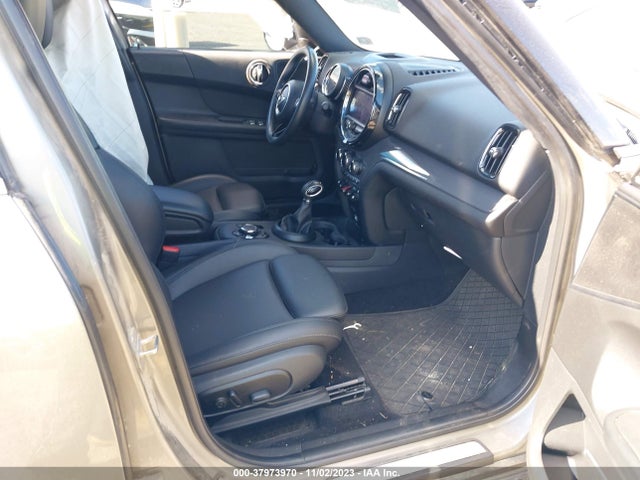 2018 MINI COUNTRYMAN WMZYV5C3XJ3E04899 Photo 4