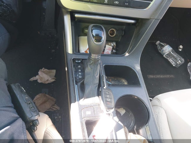 2015 HYUNDAI SONATA SE VIN: 5NPE24AFXFH206562