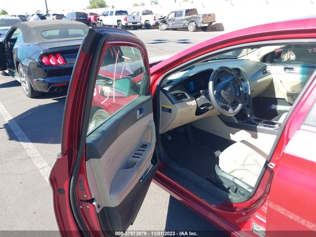 2015 HYUNDAI SONATA SE VIN: 5NPE24AFXFH206562