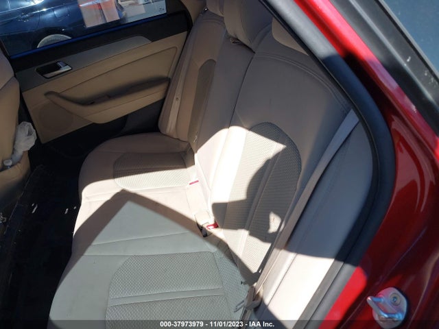2015 HYUNDAI SONATA SE VIN: 5NPE24AFXFH206562