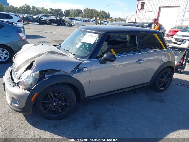 2012 MINI COOPER WMWSU3C52CT540021 Photo 1