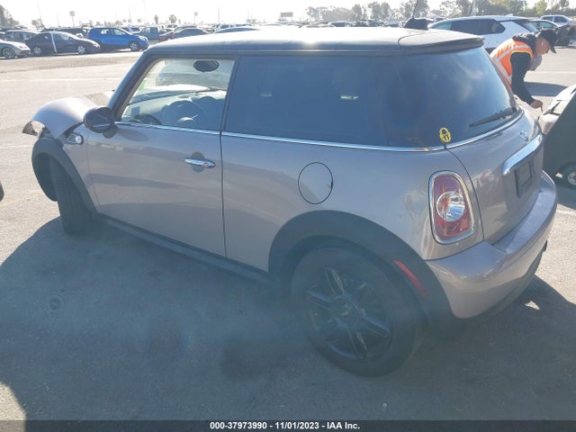 2012 MINI COOPER WMWSU3C52CT540021 Photo 2