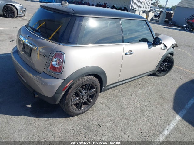 2012 MINI COOPER WMWSU3C52CT540021 Photo 3
