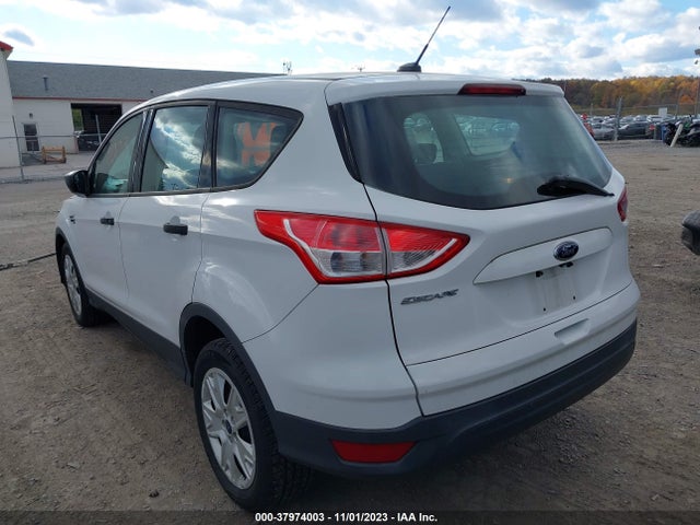 2015 FORD ESCAPE S VIN: 1FMCU0F70FUB69261